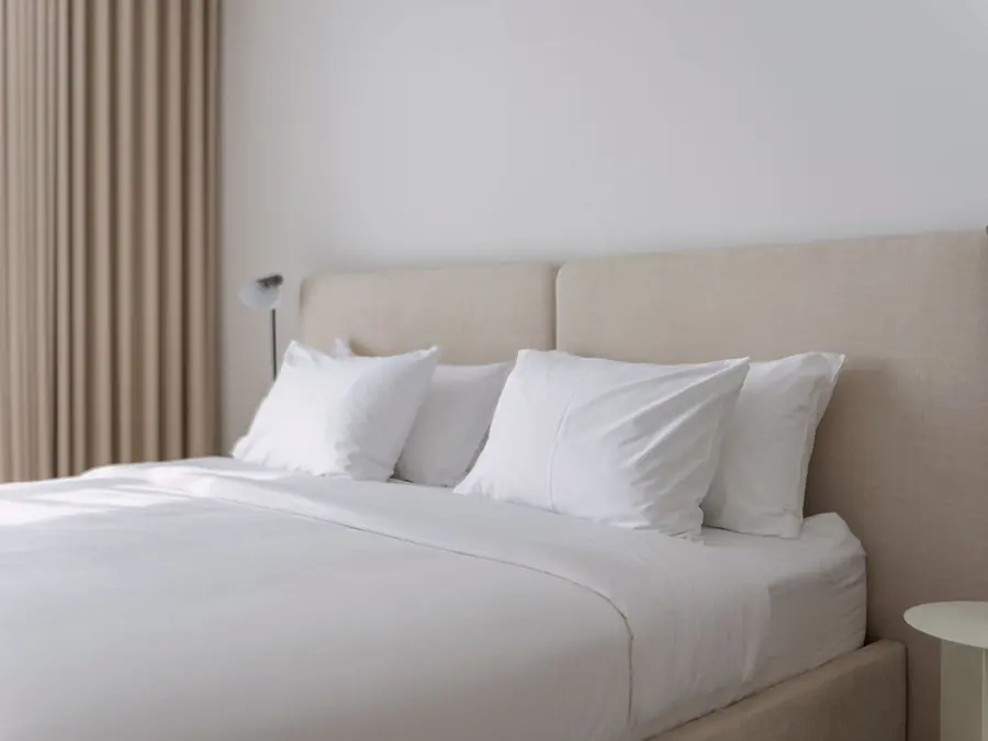 Sypialnia po home stagingu